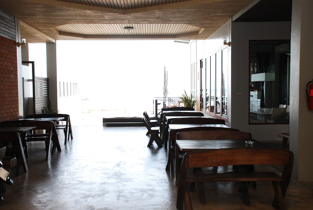 Prachuap Beach Hotel 24/40