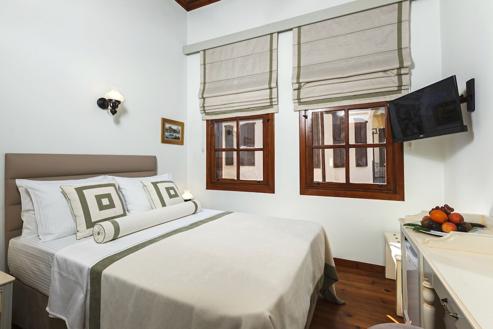 SUPERIOR, DOUBLE BED