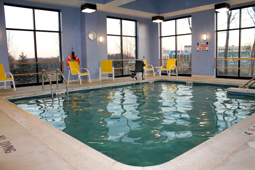 Holiday Inn Express & Suites Harrisburg W - Mechanicsburg 5/65