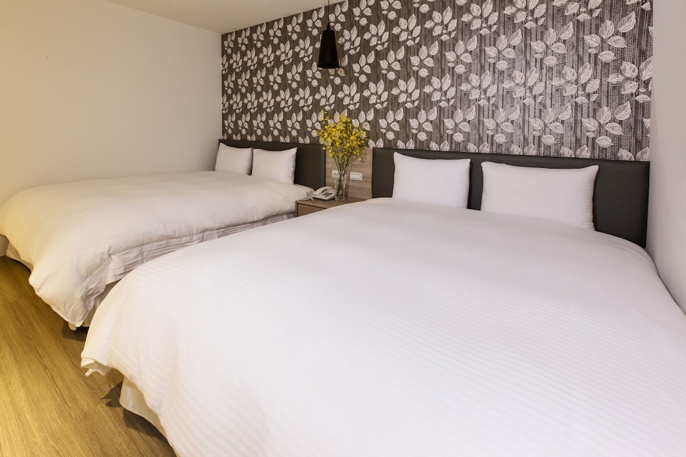 Hotel New Queen 2 12/36