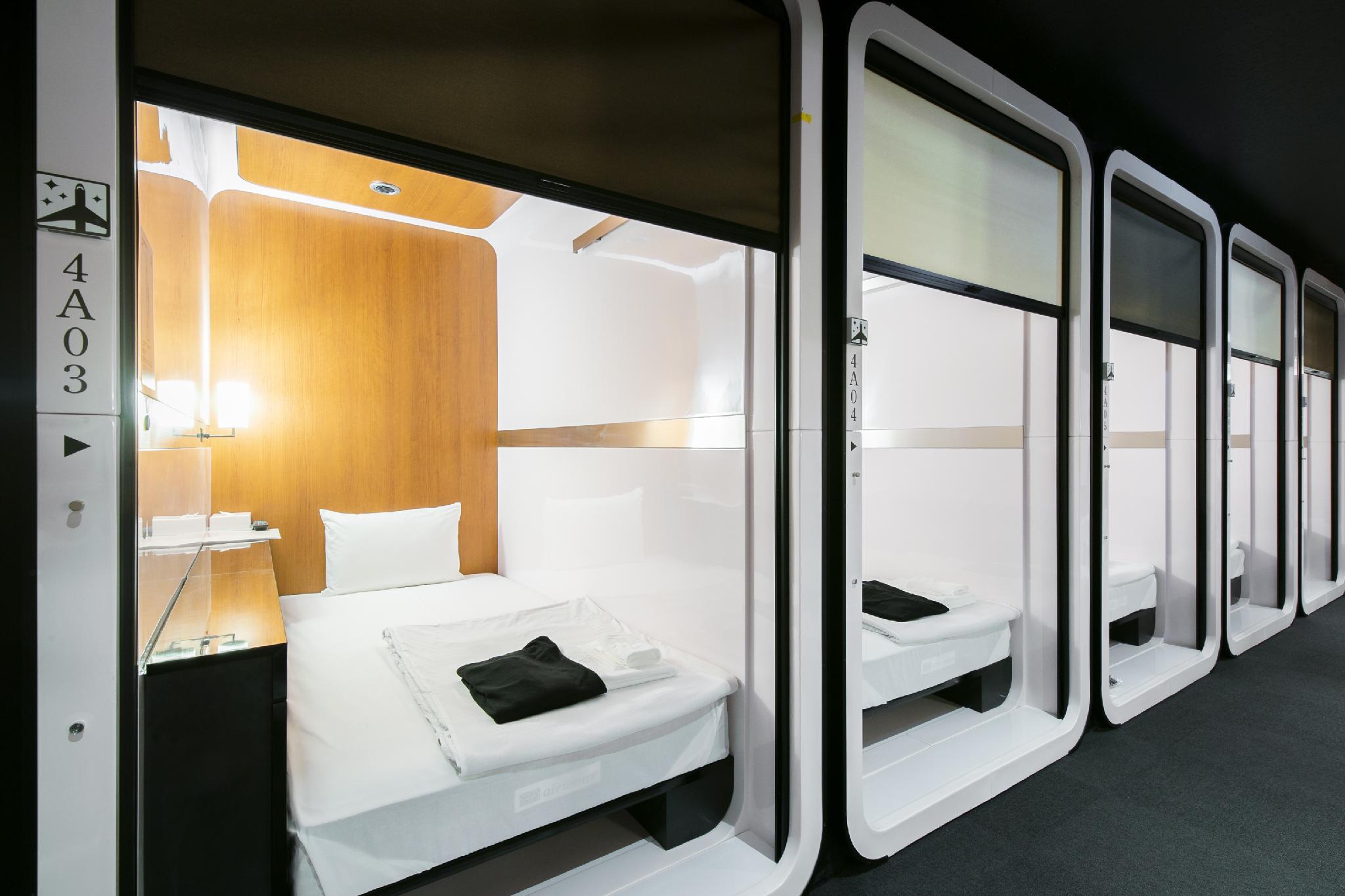 Male Dorm, Business, Cabin