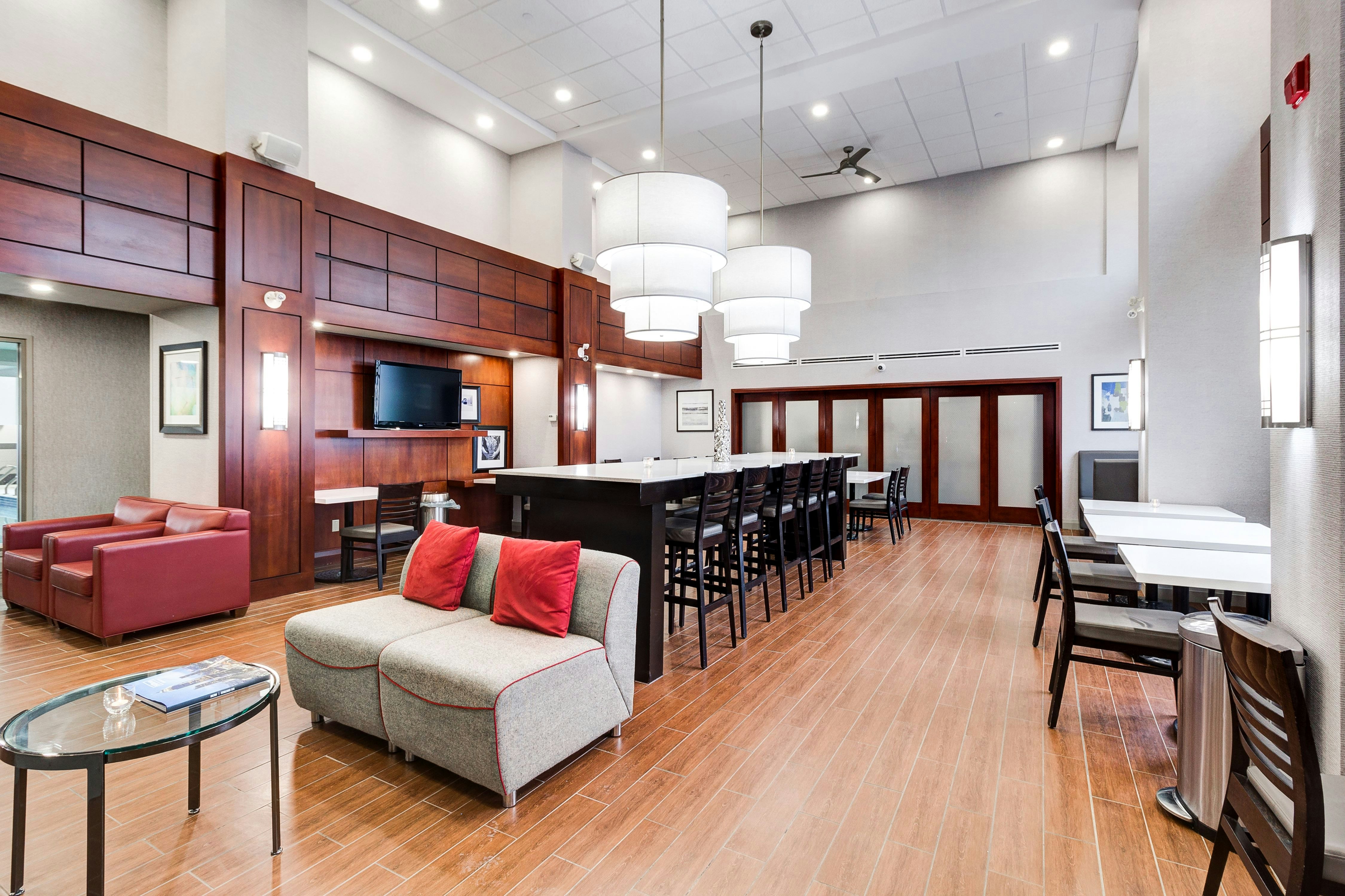 Hampton Inn Suites By Hilton Brantford 37/41