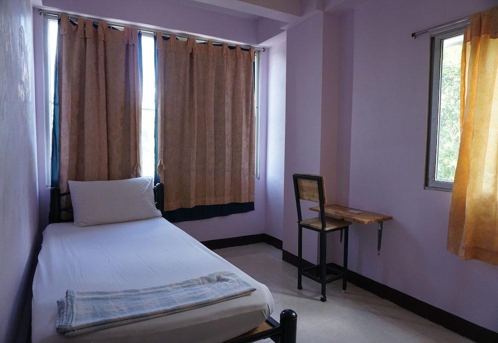 ROOM, SINGLE