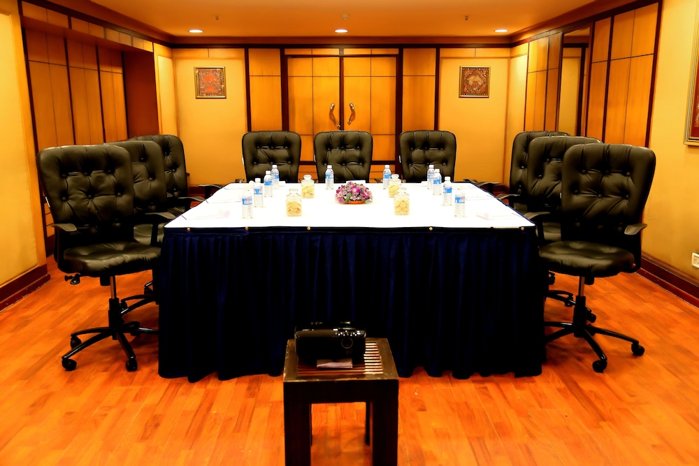 Gokulam Park Inn 47/57