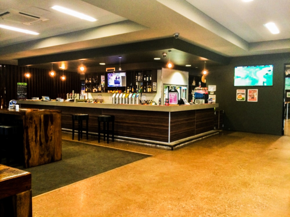 SPINIFEX HOTEL 2/39