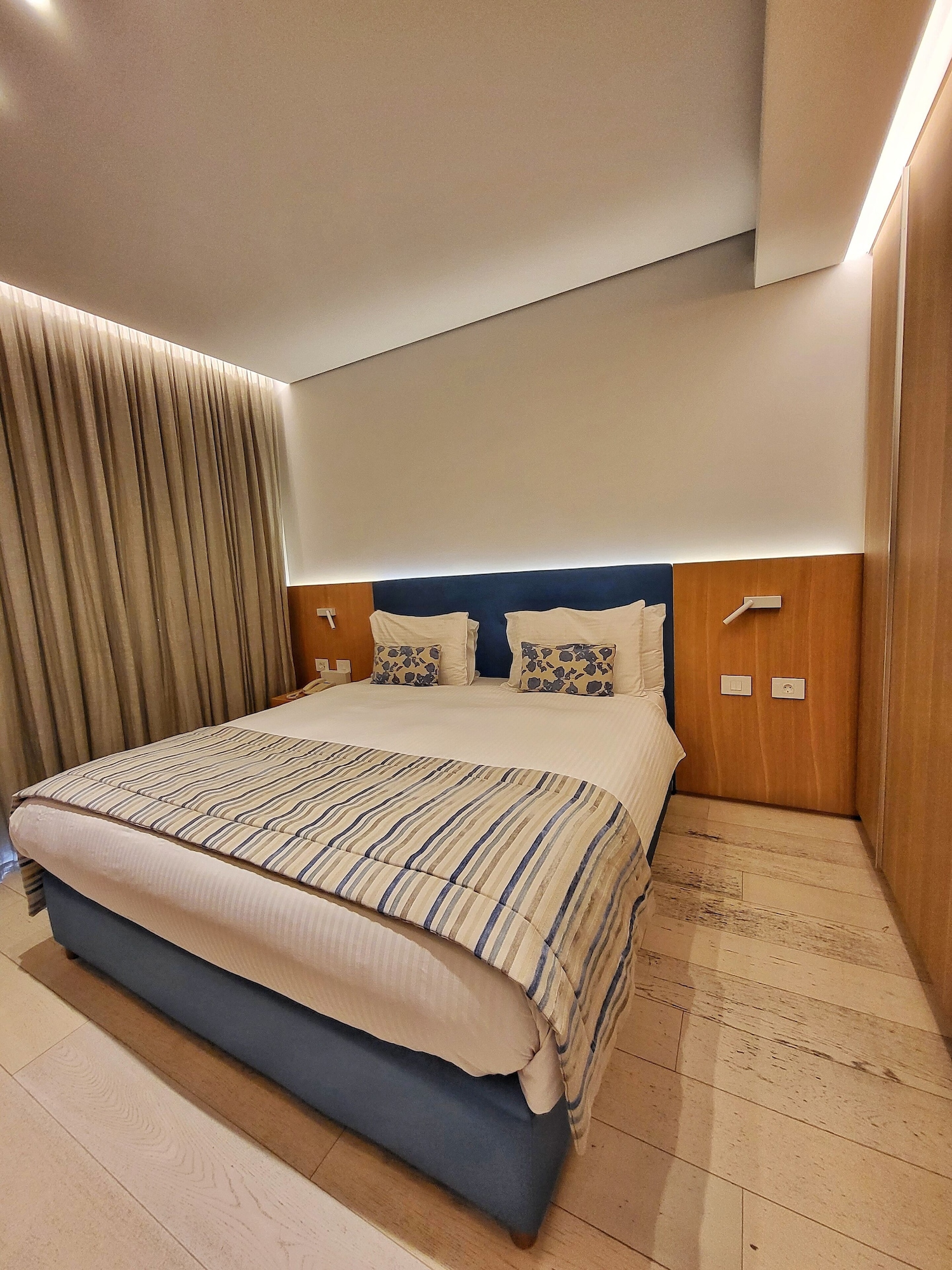 JUNIOR SUITE, DELUXE, WITH POOL