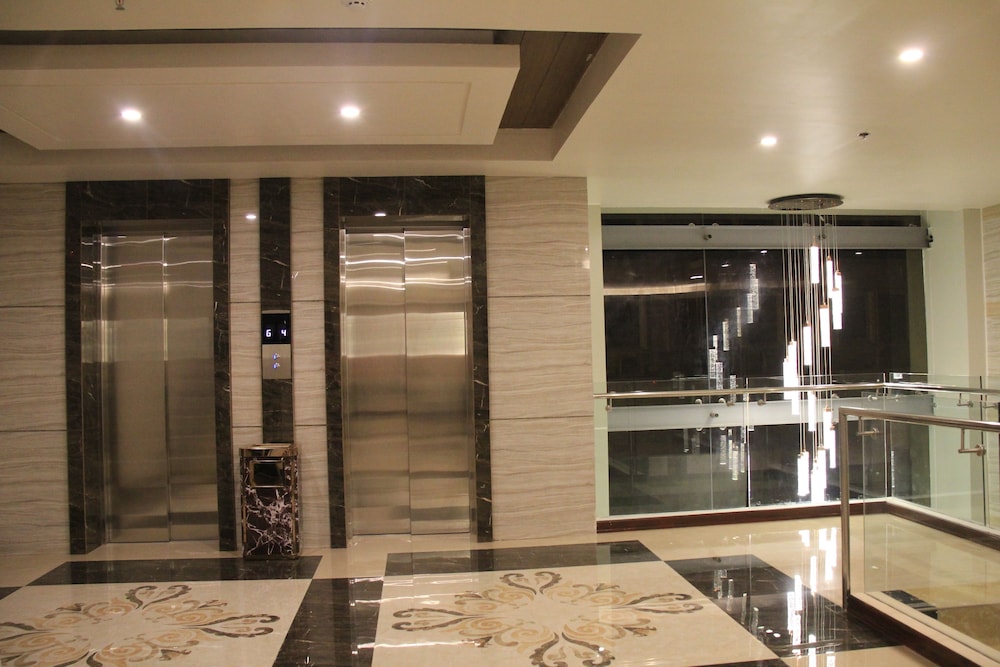 Savannah Resort Hotel 35/60