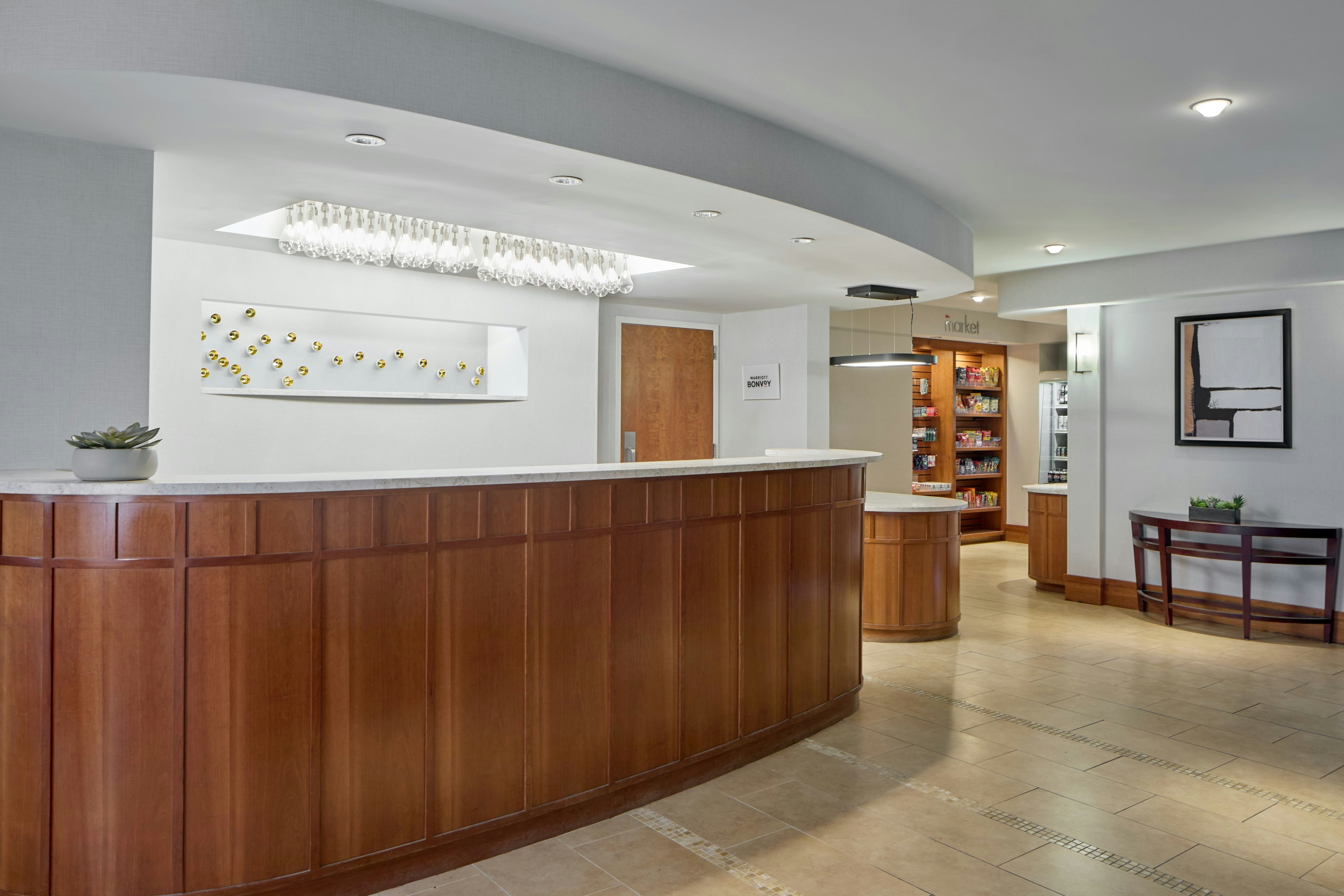 Lobby at Courtyard By Marriott Rochester Brighton, ROCHESTER - NY