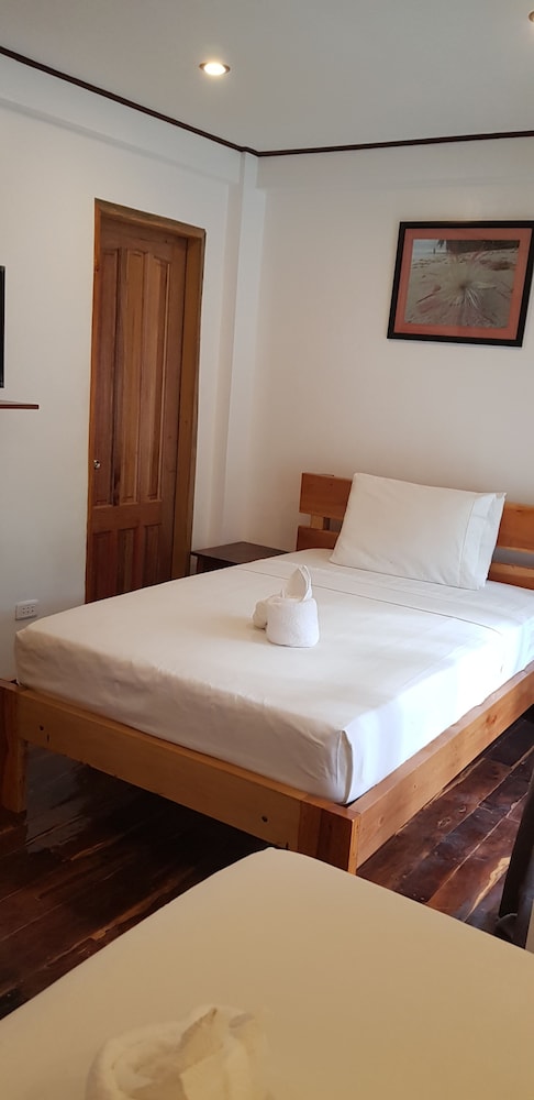 1 BEDROOM, DELUXE, PARTIAL SEA VIEW