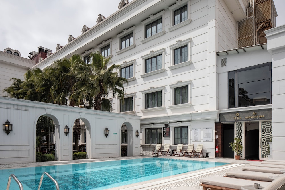 Sura Design Hotel & Suites 4/68