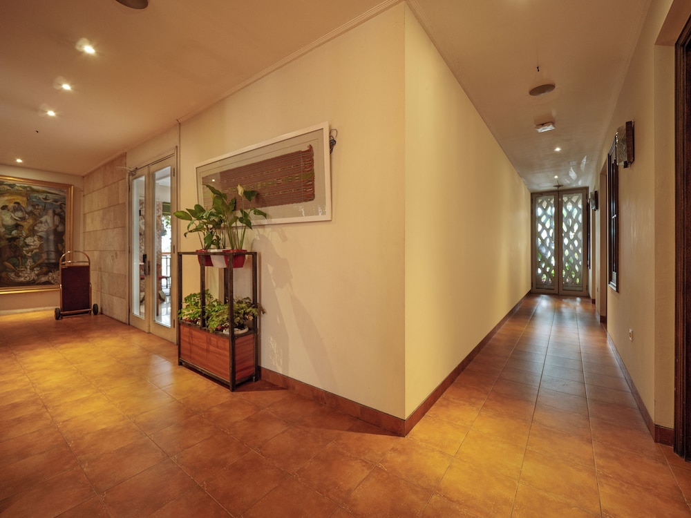 Alron Hotel Kuta Powered by Archipelago 12/67