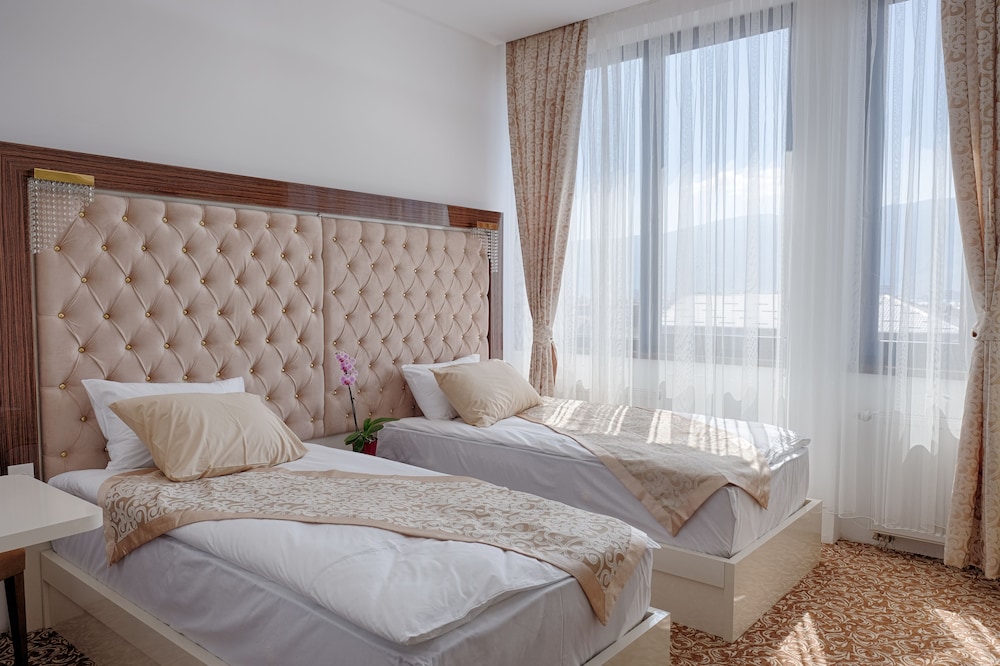 New Hotel 7/40