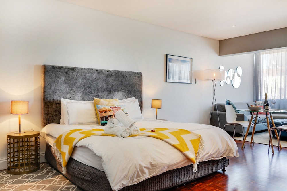 Mouille Point Village 16/50