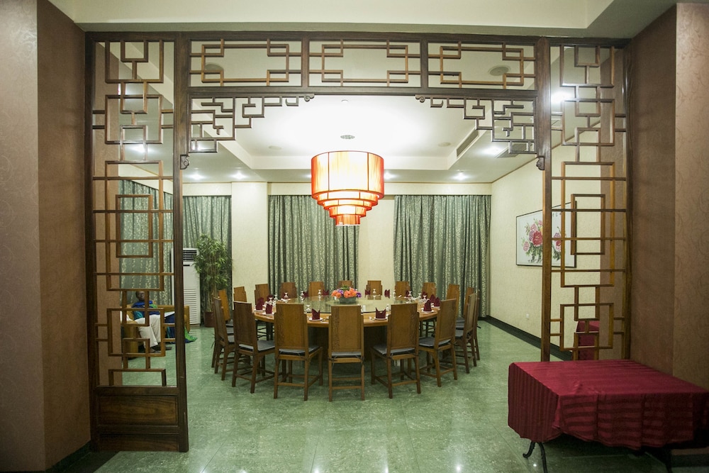 Lagos Oriental Hotel 55/74