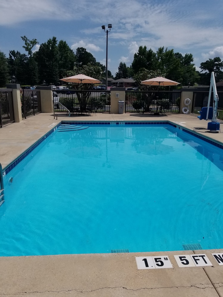 Comfort Inn & Suites Jasper Hwy 78 West 19/26