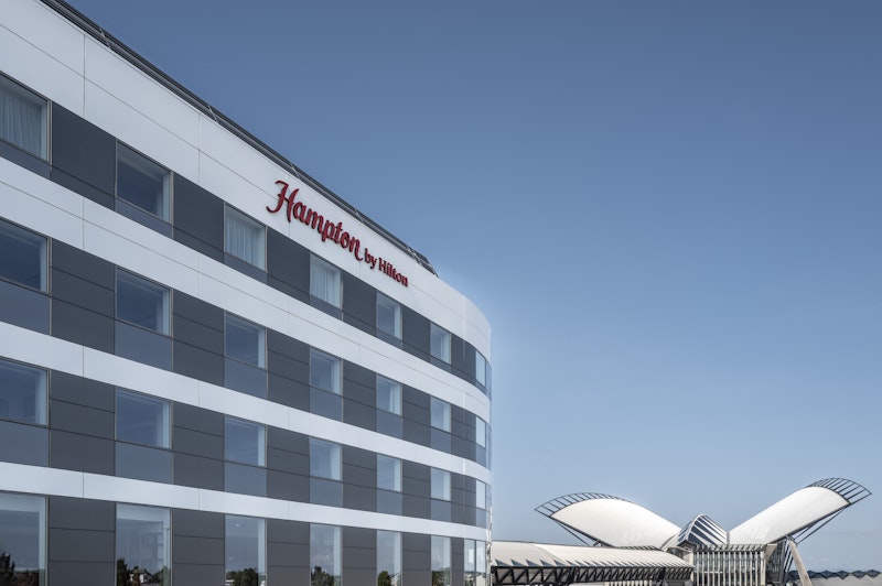 Hampton by Hilton Lyon Airport 1/9
