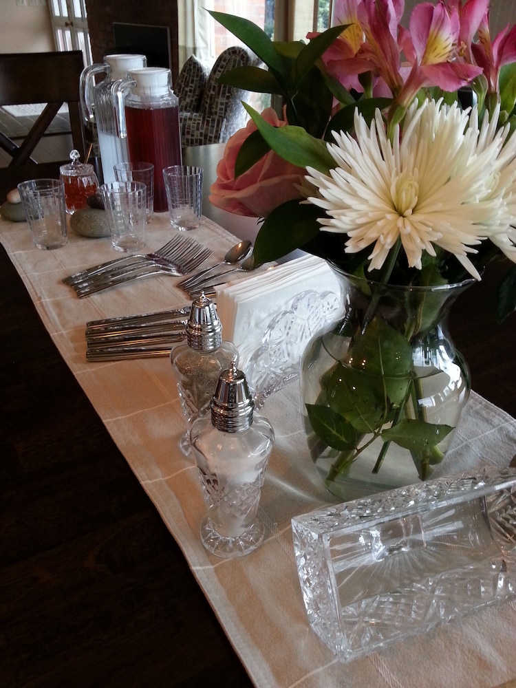 GreenHouse Inn by the Bay 20/62