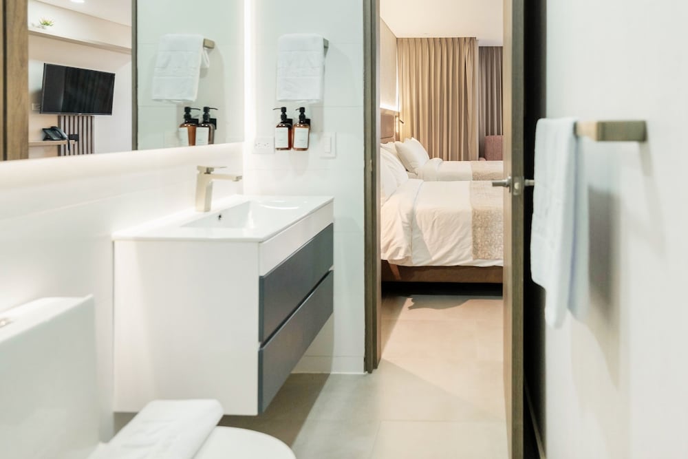 Amari Living Suites 29/31