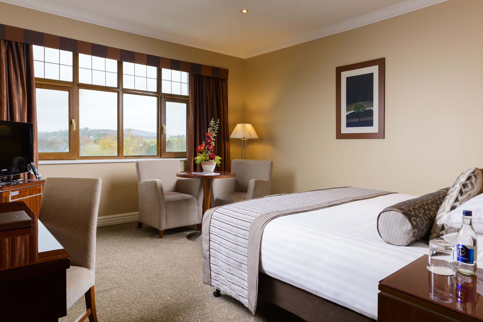 DELUXE, DOUBLE BED