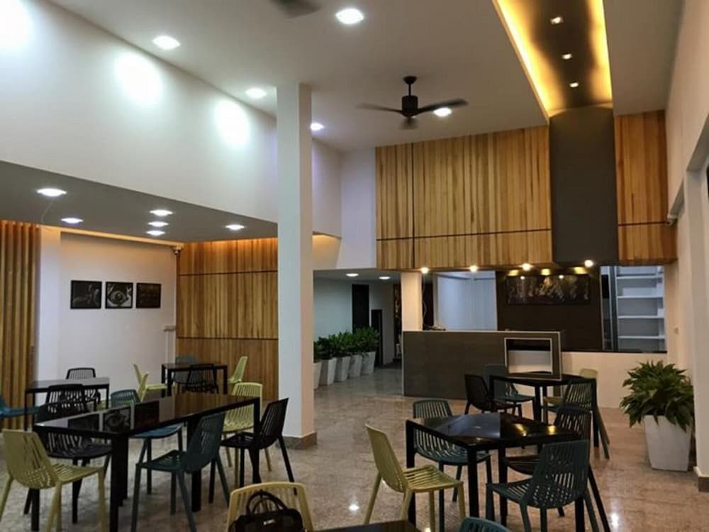 Atsakon Hotel 22/25