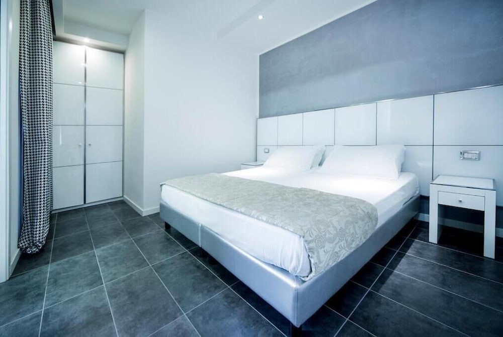 Atmosphere Suite Hotel 14/56