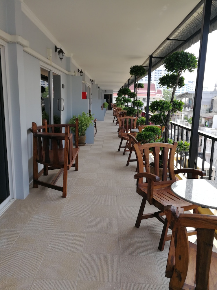 The Ambiance 38/60