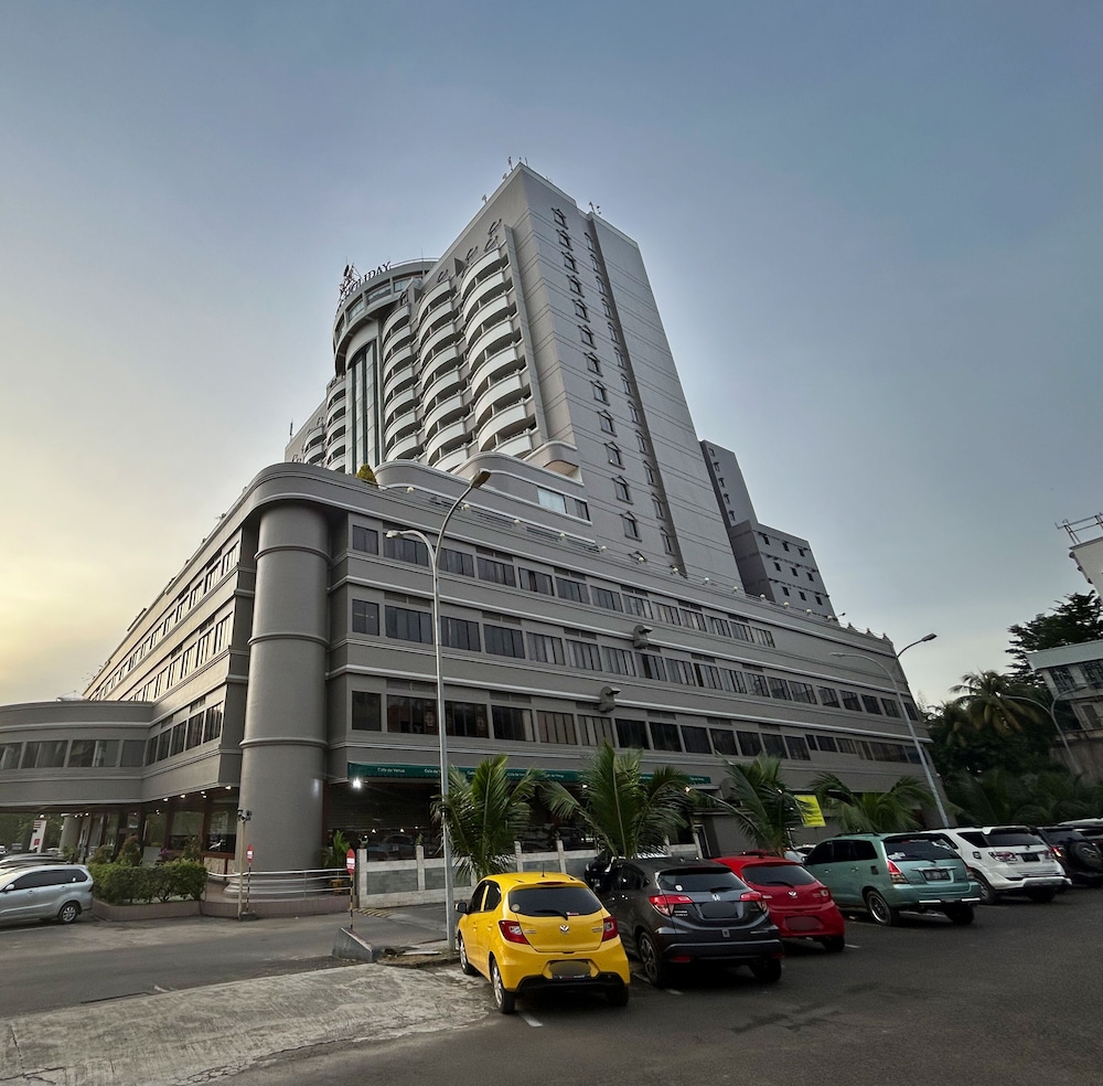 Planet Holiday Hotel And Residence 61/69