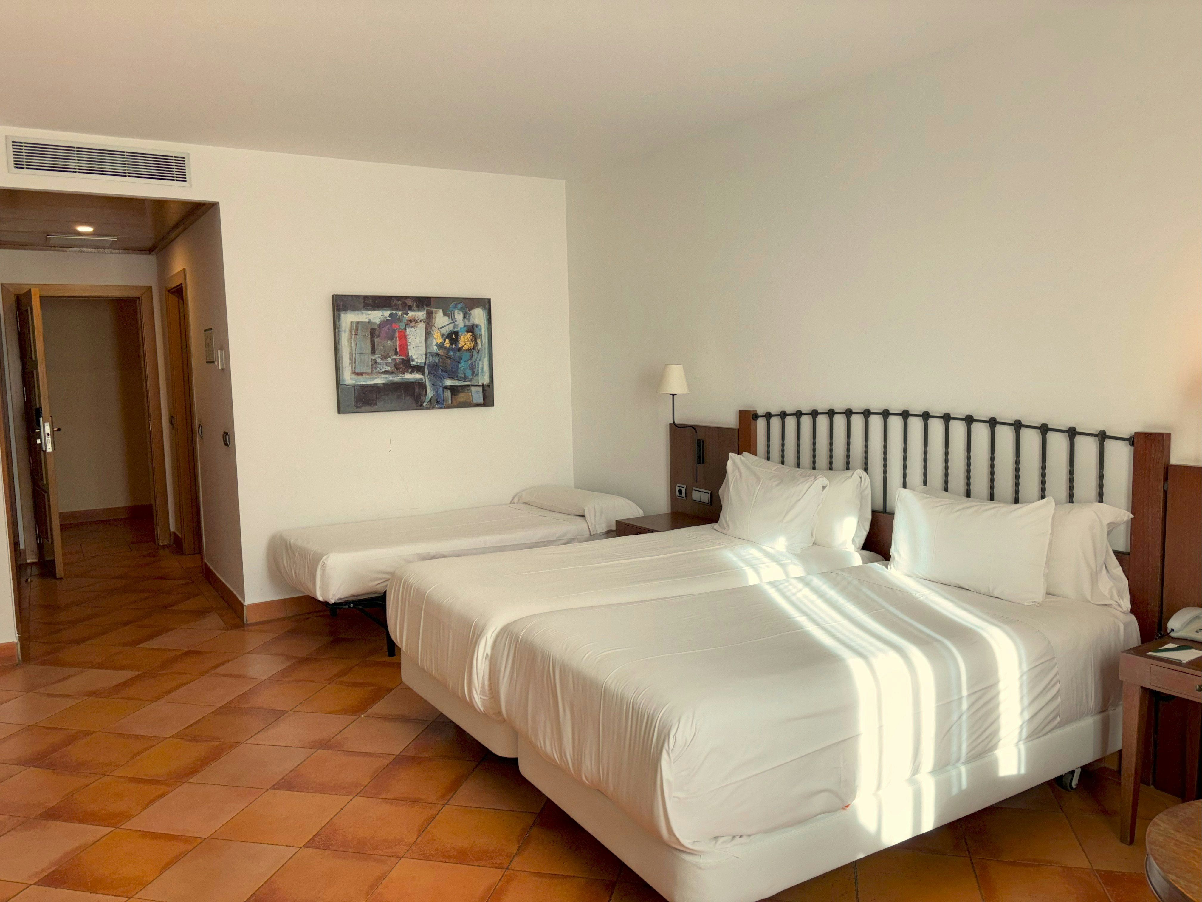 Classic, Twin Beds