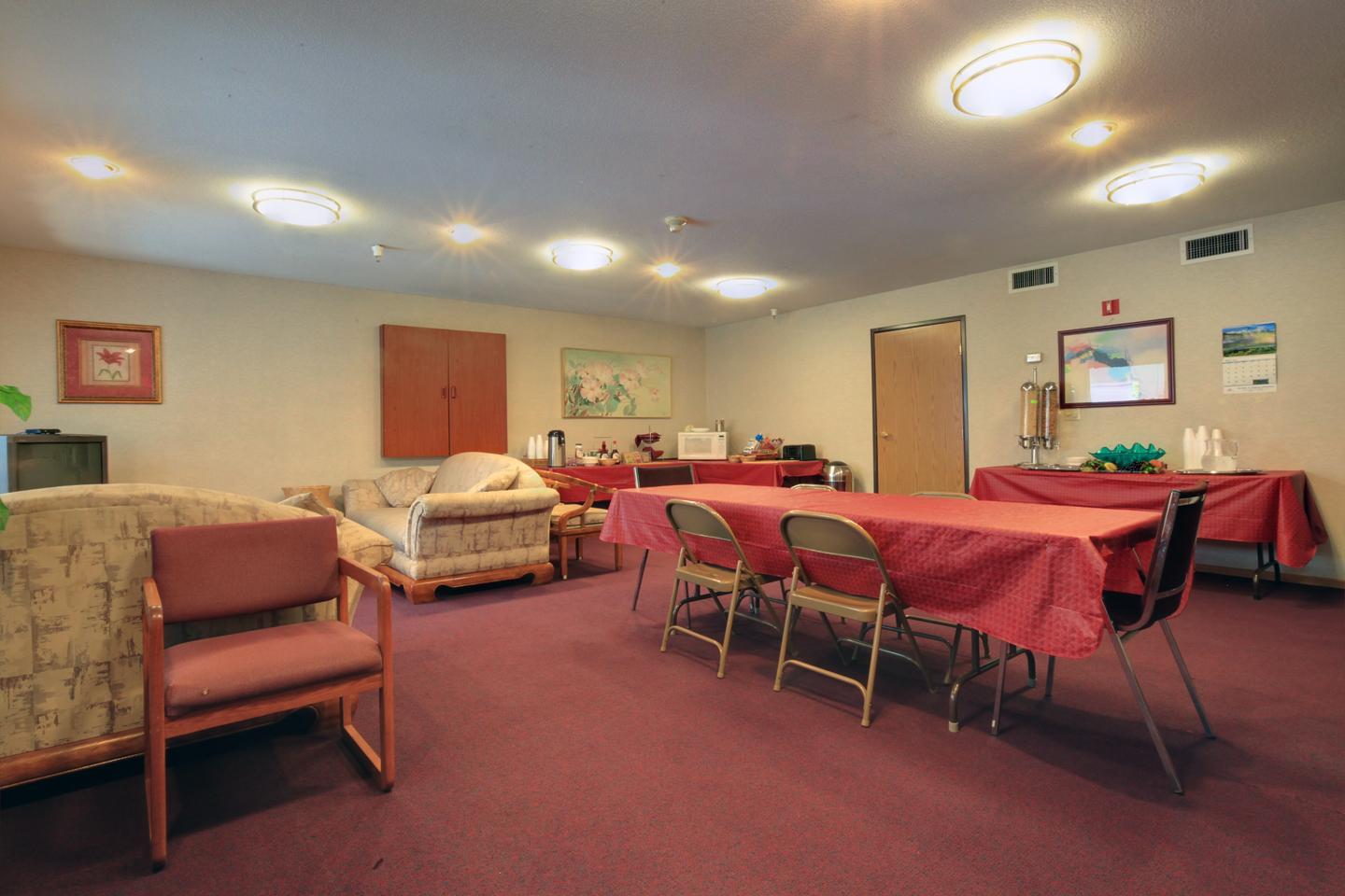 Americas Best Value Inn & Suites Forest Grove Hillsboro 31/34