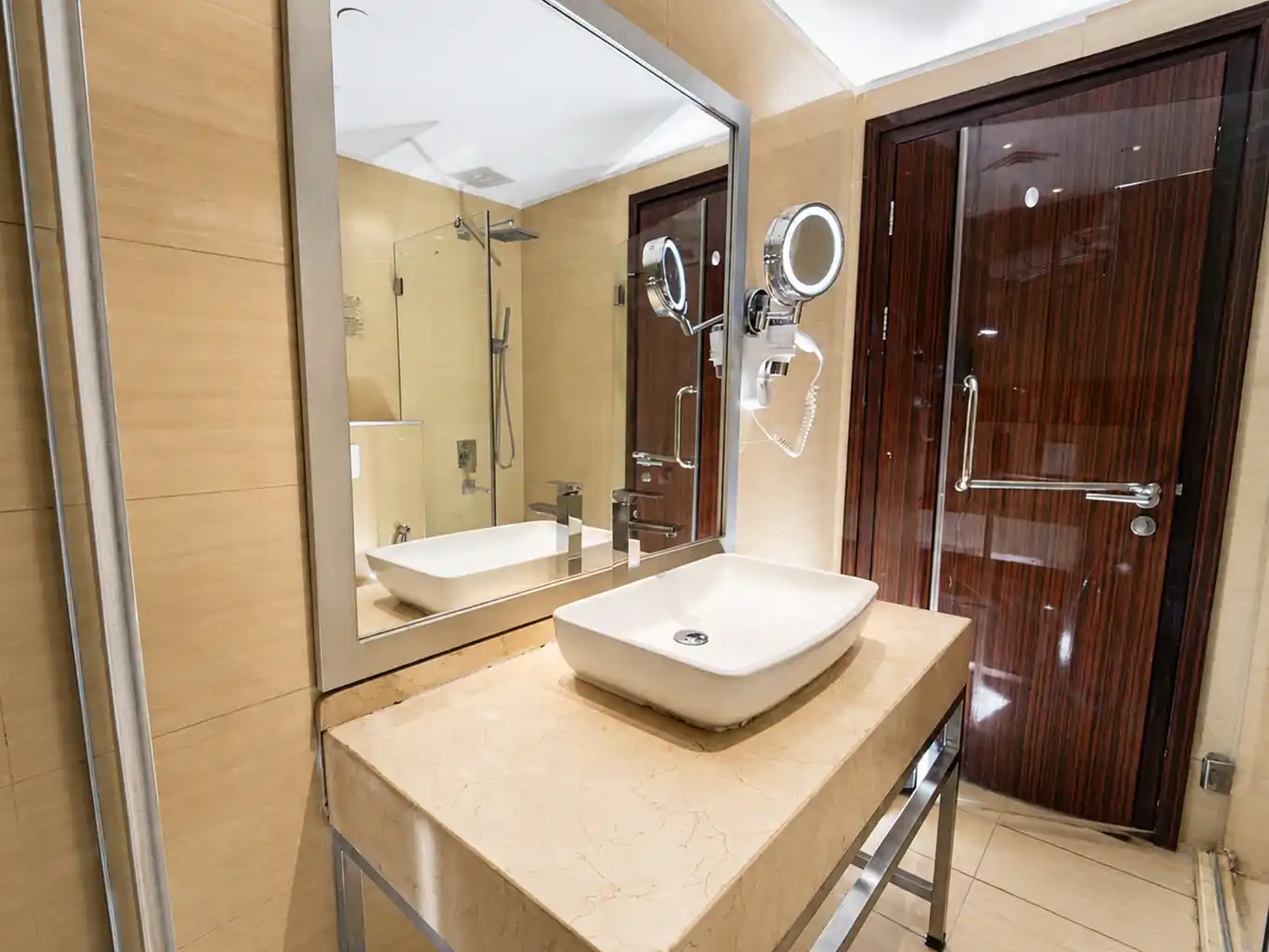 Ivory Inn Hotel Doha 57/57