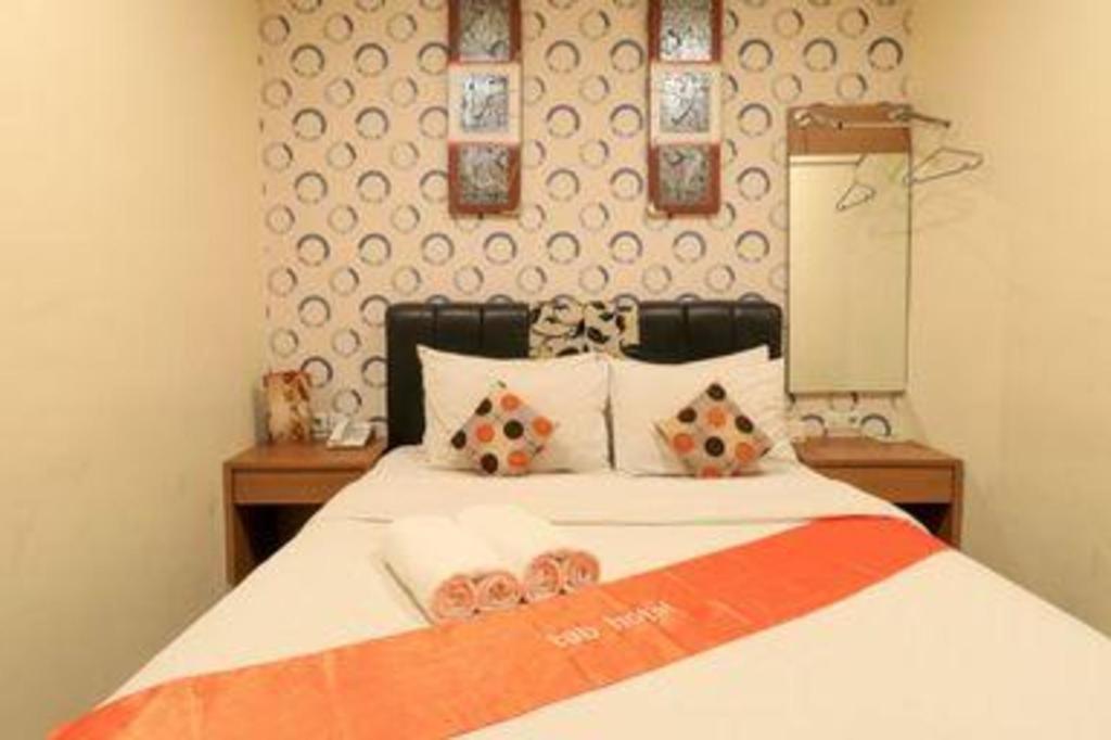 Tab Hotel 11/50