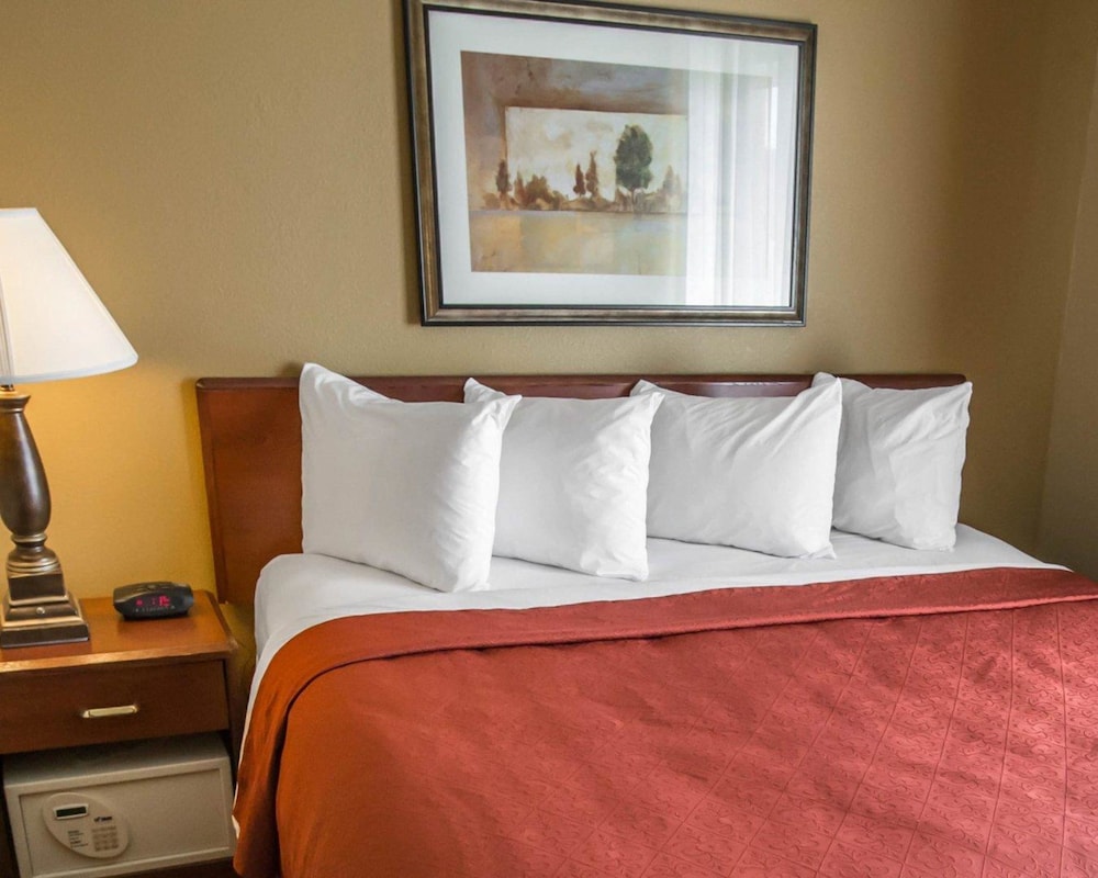 MainStay Suites Joliet I-80 23/47