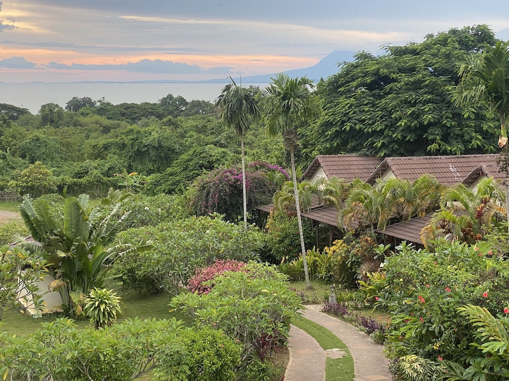 Atmaland Resort 50/66