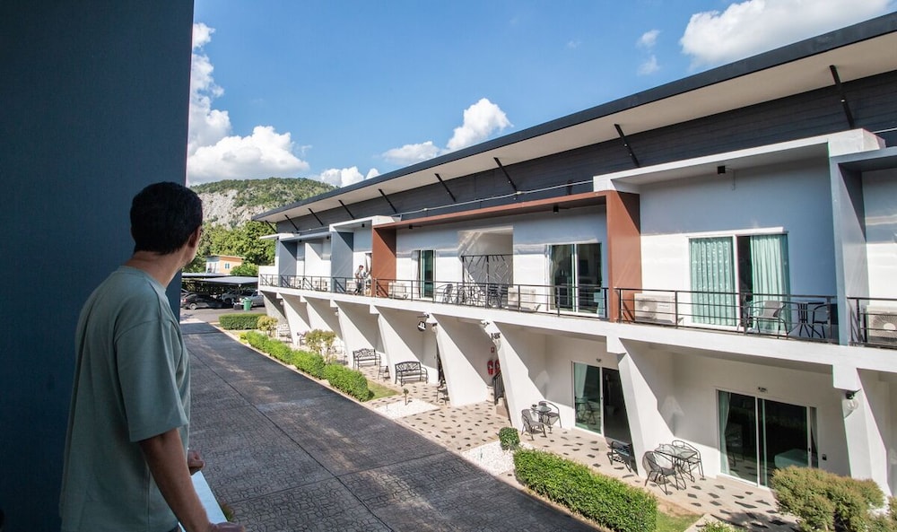 Makan Resort 3/43