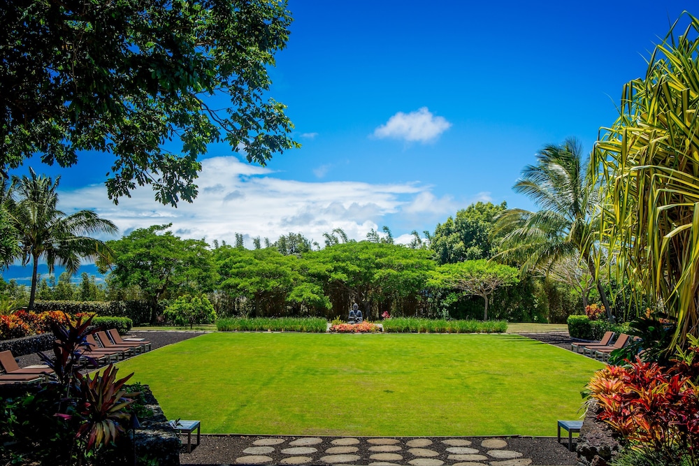 Lumeria Maui Educational Retreat Center 9/70