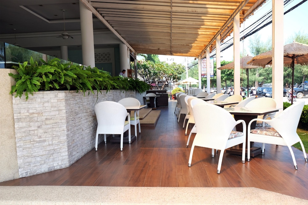 The Cha Am Methavalai Hotel 44/65