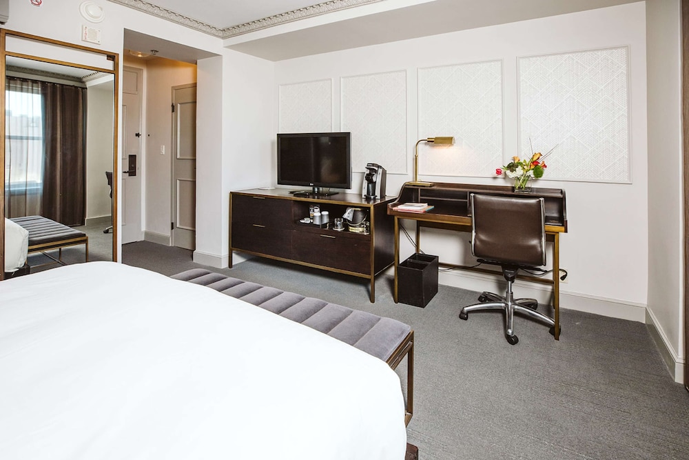 Hotel Phillips Kansas City Curio Collection by Hilton 48/50