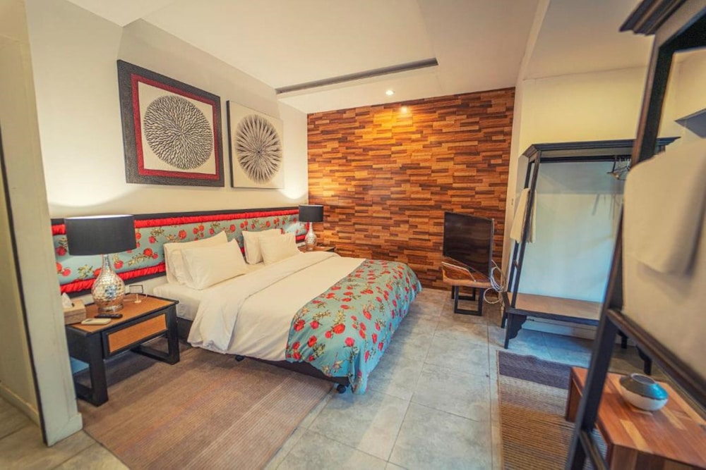 3 BEDROOMS, SUPERIOR, VILLA