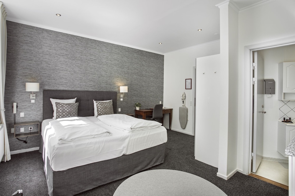 Hotel Tiffany 23/75