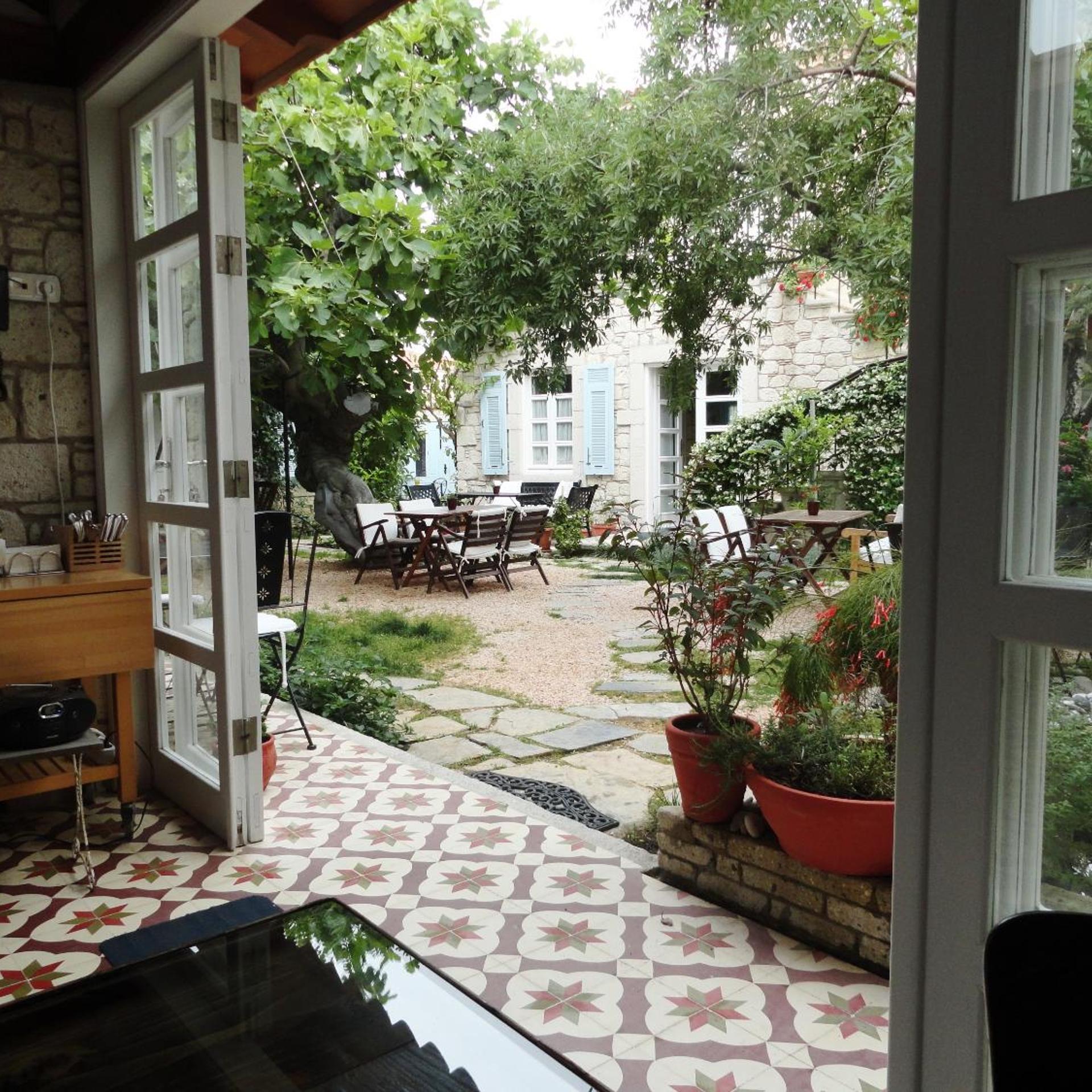 Icirliev Alacati 55/56
