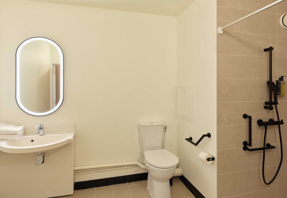 B&B Hotel Paris Vitry-sur-Seine 3 stars 54/55