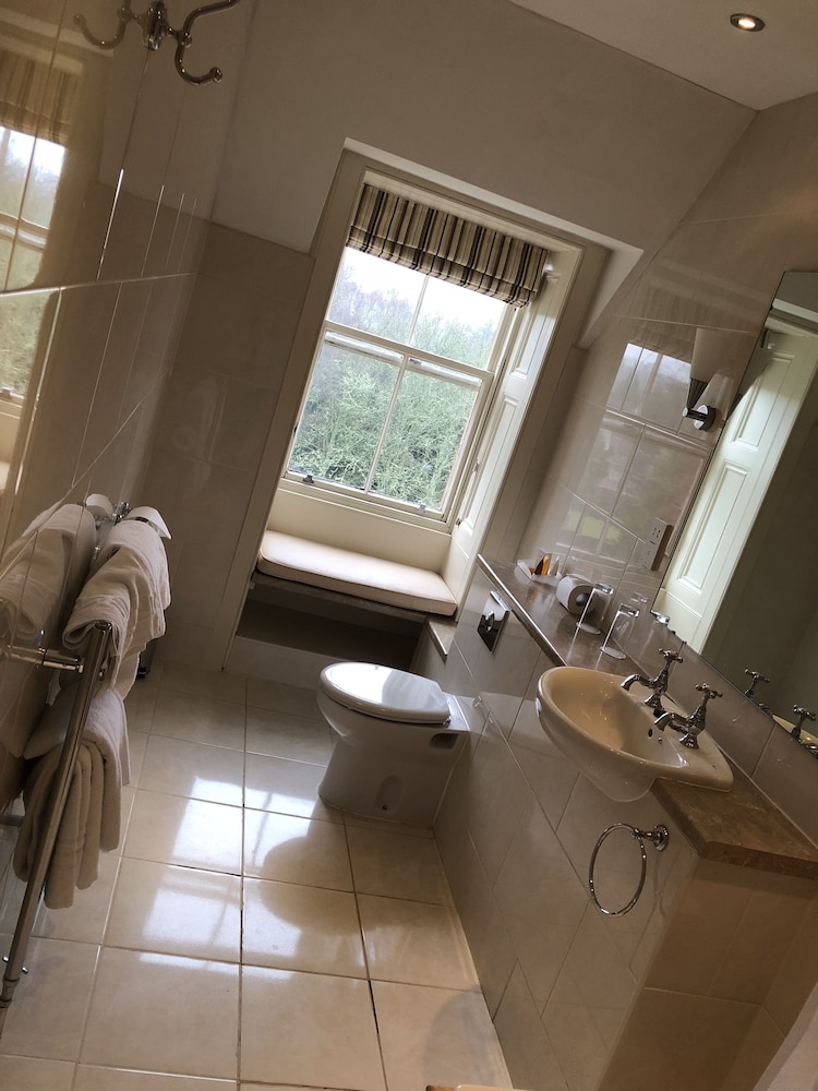 DRYBURGH ABBEY HOTEL 52/72