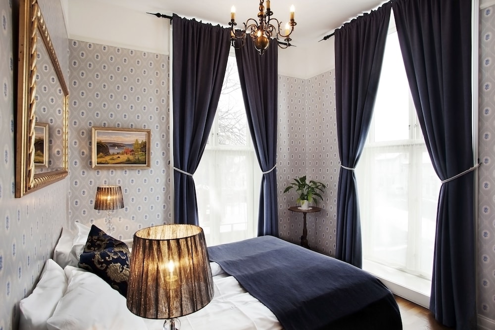 Hotel Kong Carl 16/48
