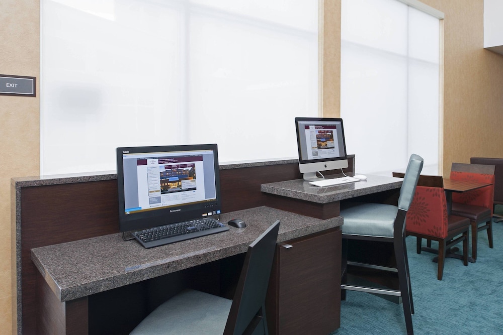 Residence Inn By Marriott Grand Rapids Airport 33/37