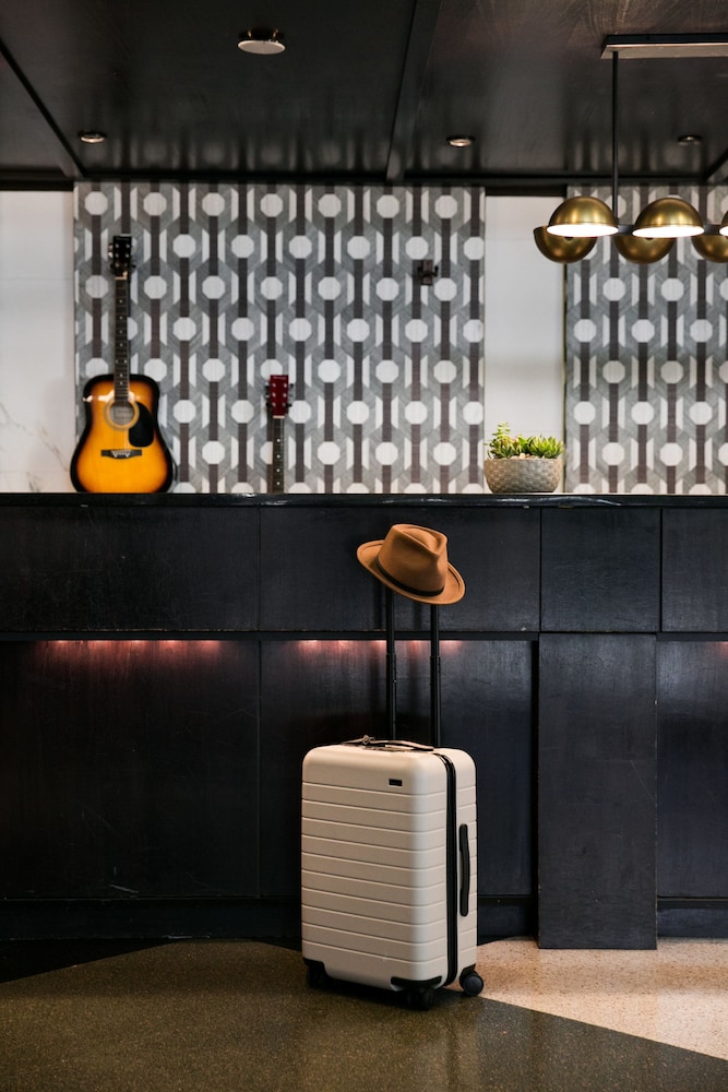 Hotel Preston Nashville Airport 11/70