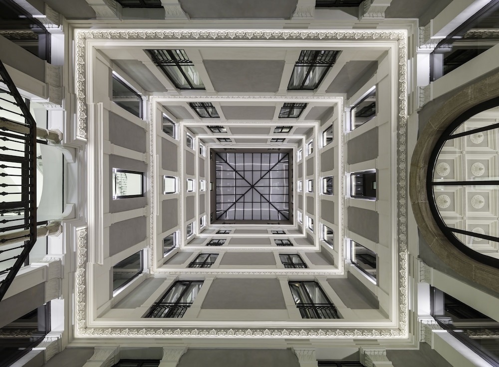 H10 Urquinaona Plaza Hotel 62/72
