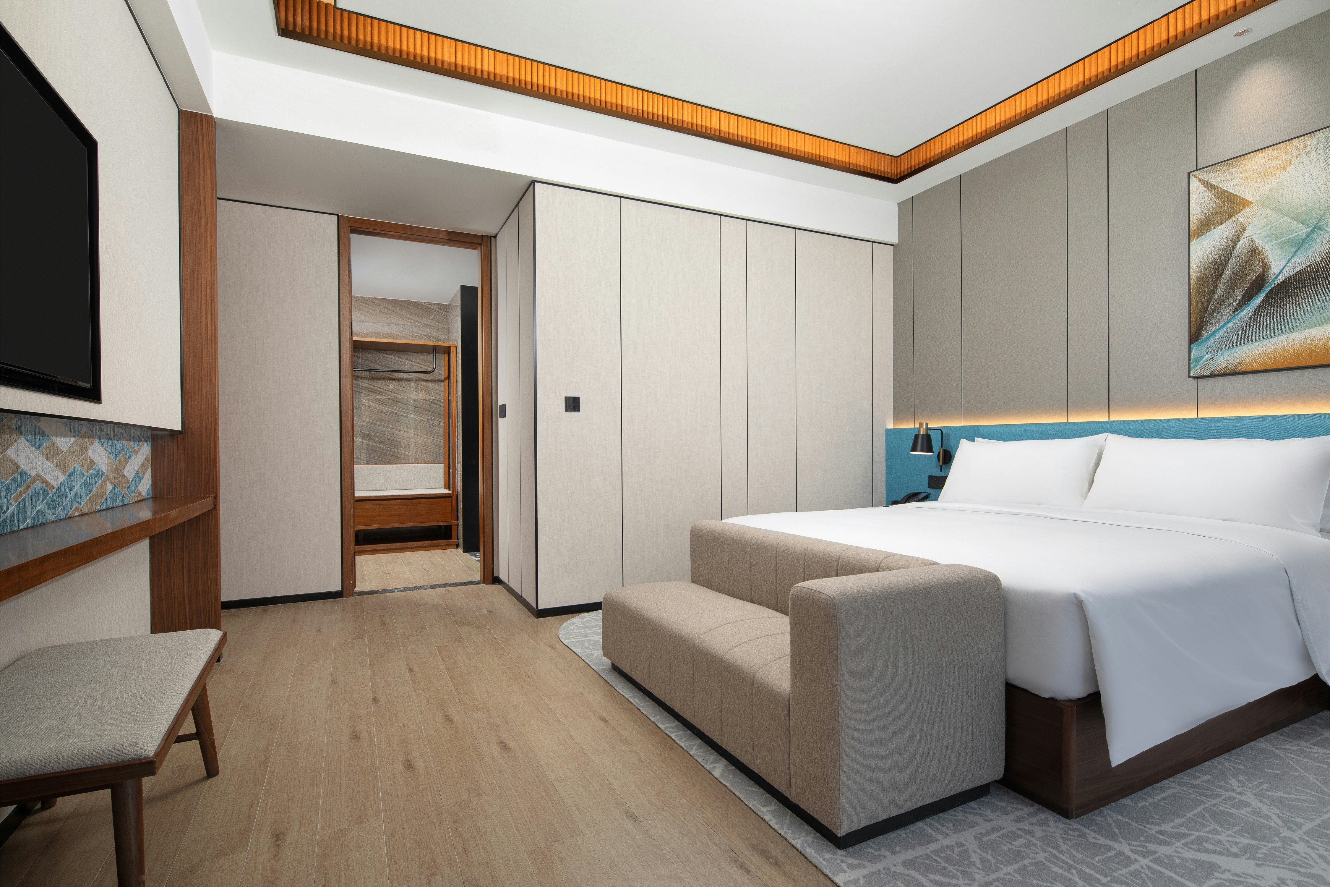 DELUXE, SUITE, KING BED