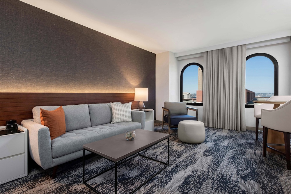 Westin Gaslamp Quarter 26/61
