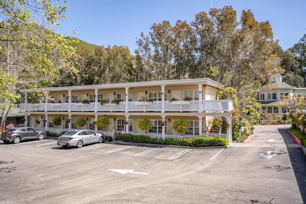 Apple Farm Inn 53/65