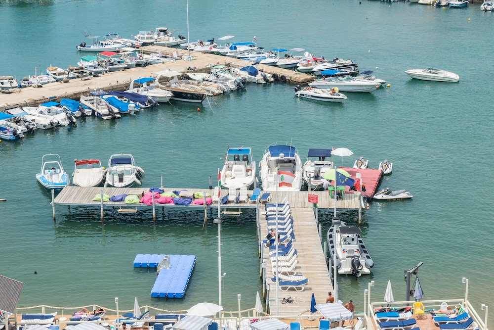 Bel Azur Jounieh 32/39